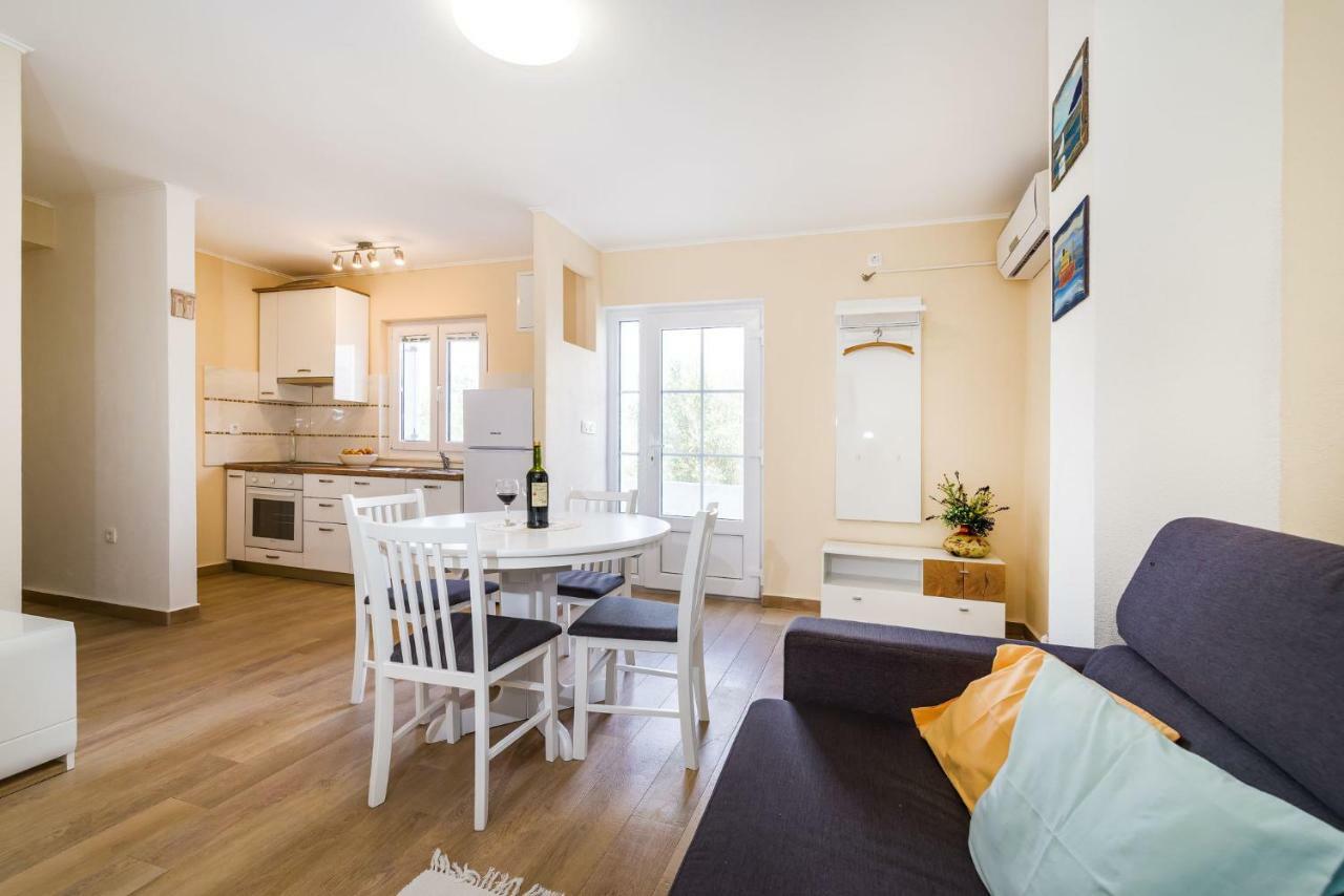 Apartment Long Island Olive *
